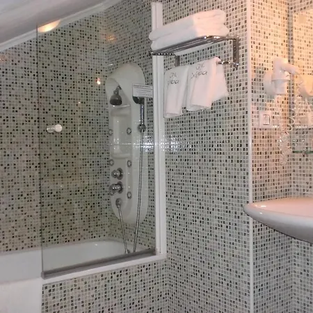 Hotel Xabu 3*